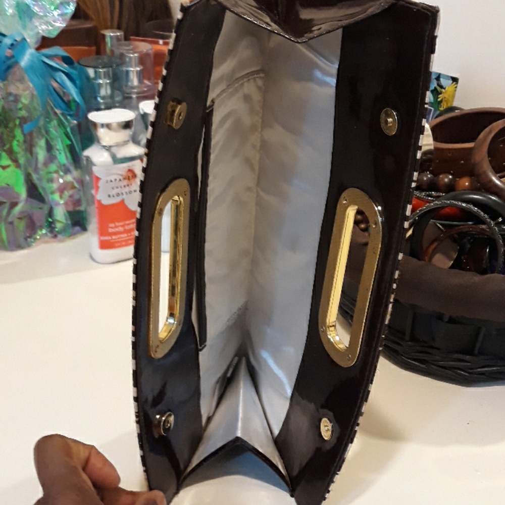 Purse - Picture 2 of 5
